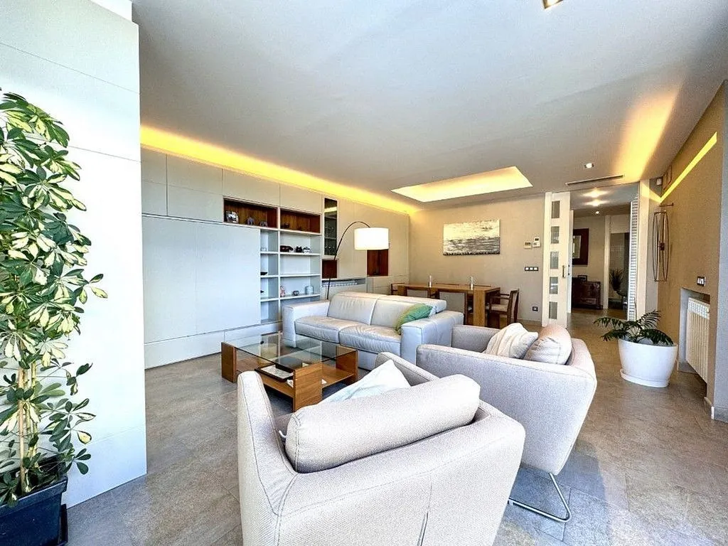 Elutuba - Villa with Pool in Residential Area