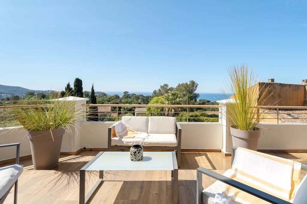 Terrasse - Appartement Vue Mer avec Terrasse au Pradet