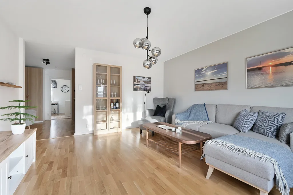Elutuba - Apartment with Balcony in Central Rosersberg