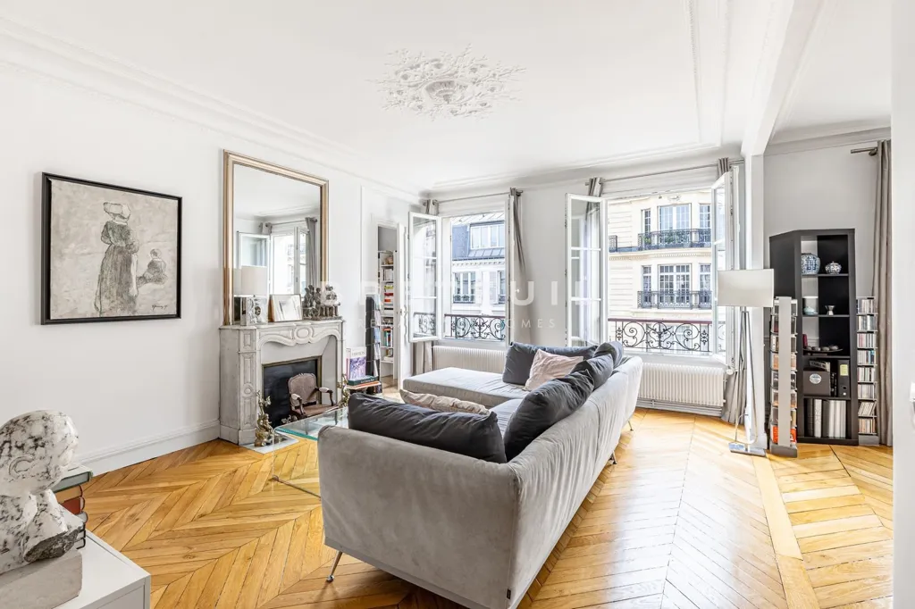 Séjour - Appartement en Pierre de Taille avec Vue Sud-Ouest à Paris