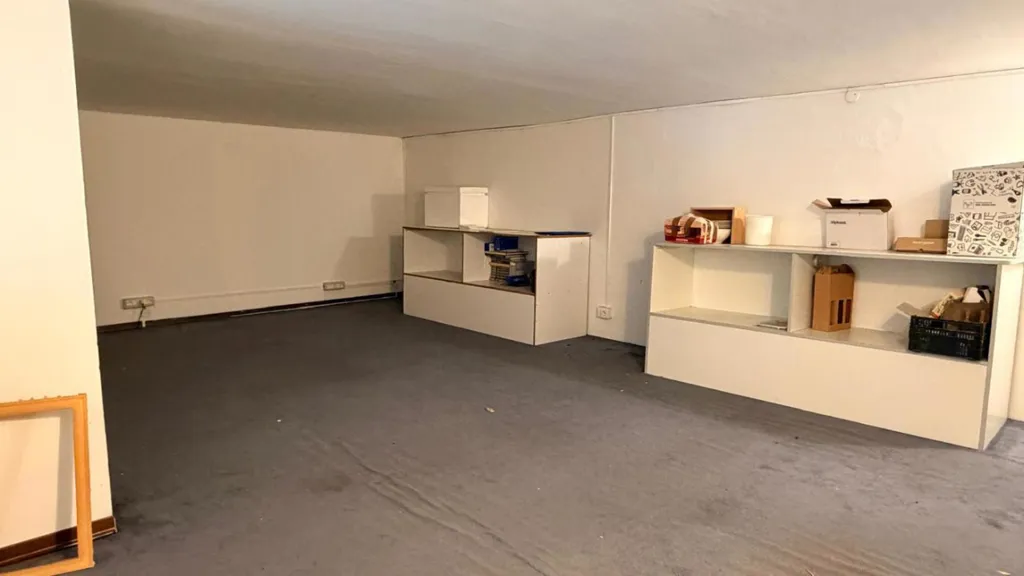 Buanderie - Commercial Space with Private Parking in Turin