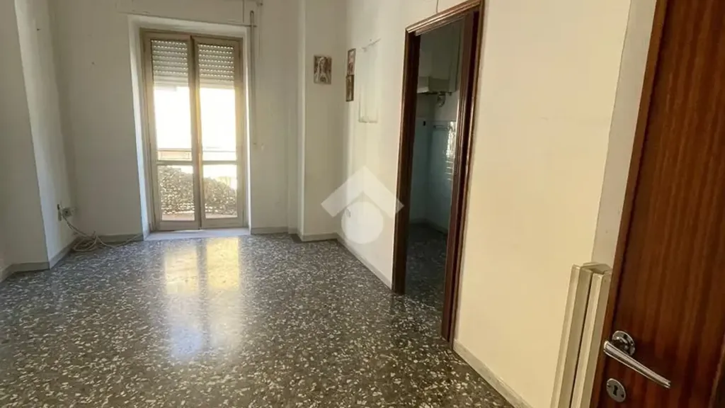 Entrée - Central Trilocale with Balconies in Castrovillari