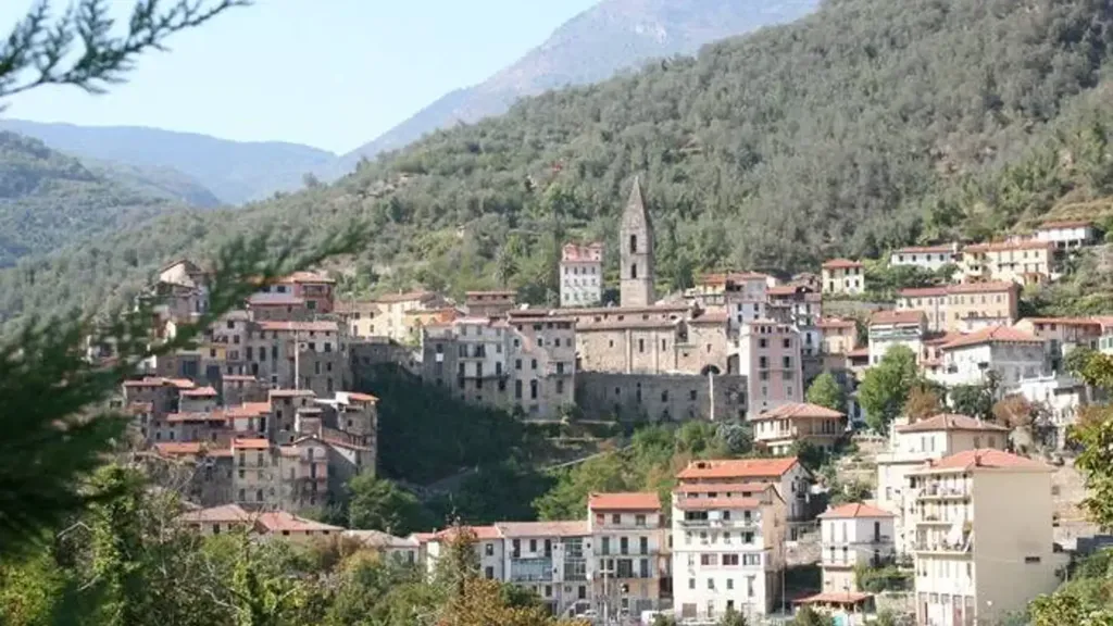 Historic Apartment in Pigna, Imperia