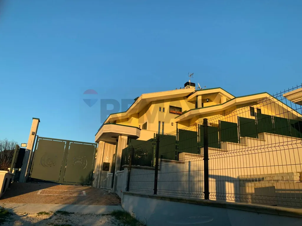 Extérieur - Modern Villa with Panoramic Terrace in Cervaro