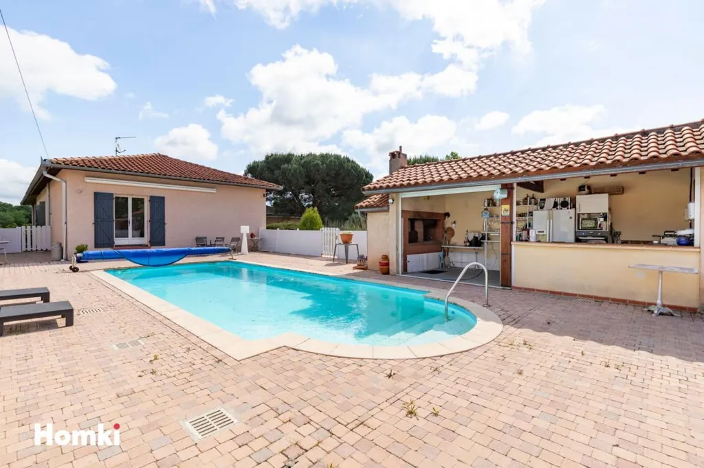 Piscine - Maison avec Piscine et Jardin à Bruguières