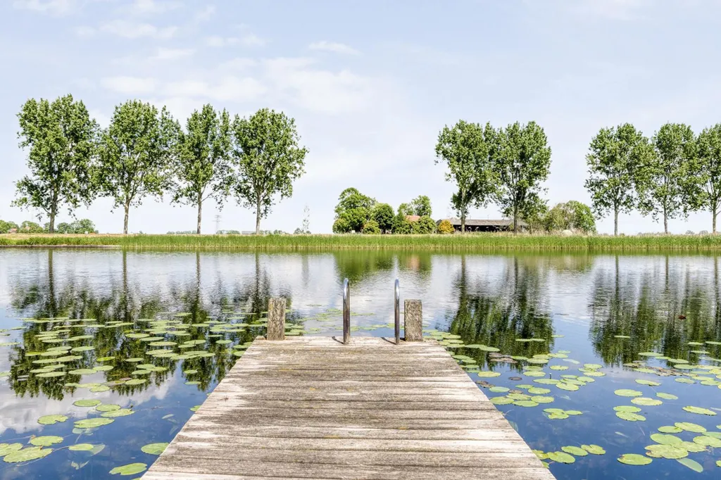 Aed - Floating House with Private Dock in IJsselmuiden