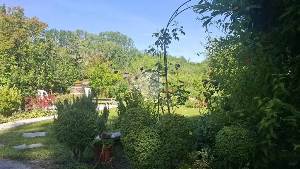 Aed - Villa with Garden in Casteggio