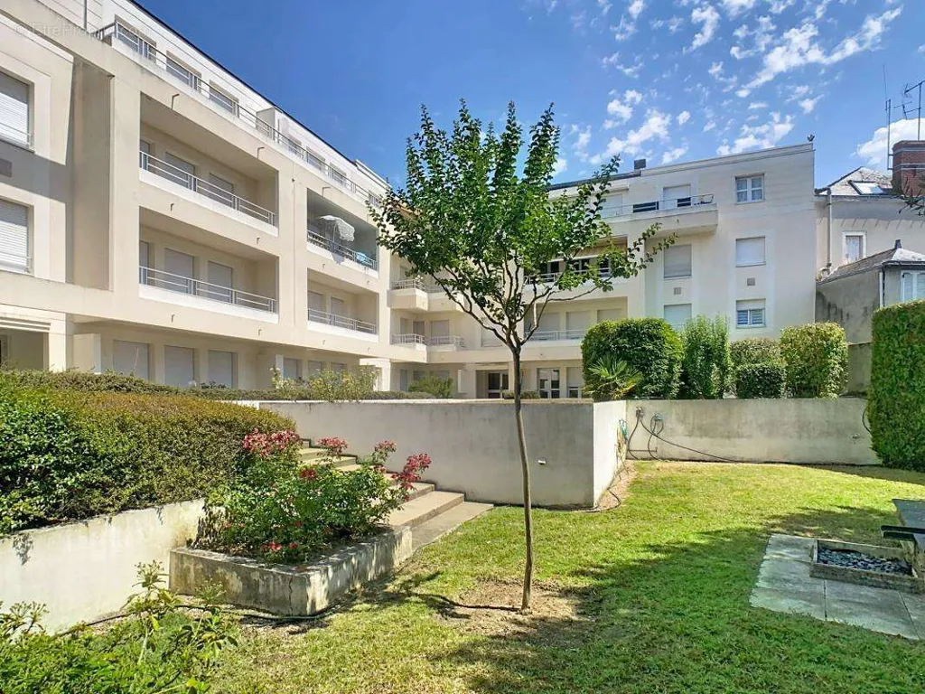 Jardin - Appartement avec Balcon et Garage à Angers Gare