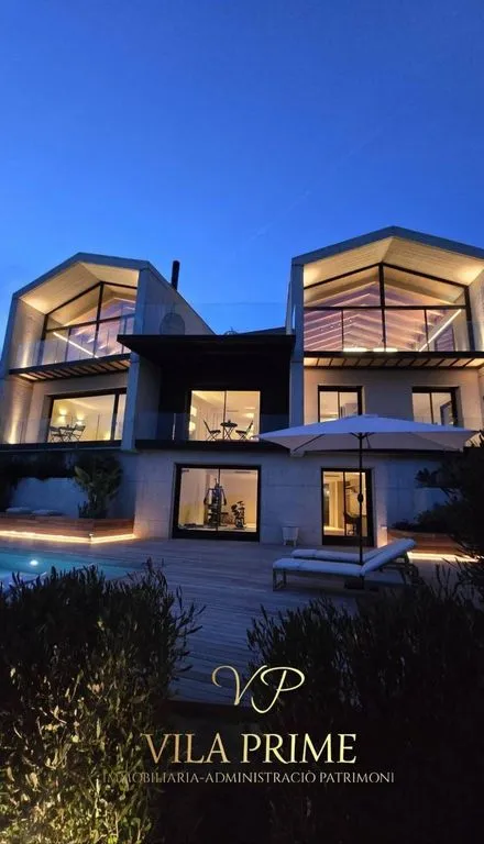 Piscine - Luxury Villa with Sea Views in Cabrils