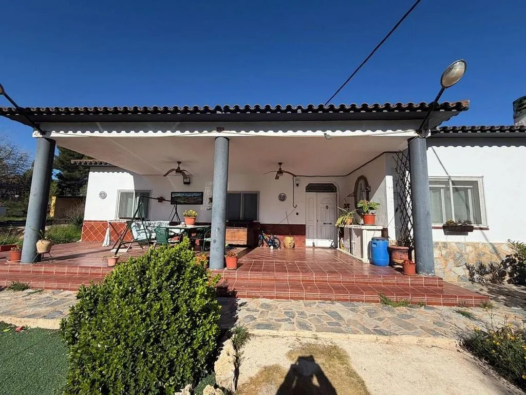 Terrasse - Reformed Chalet with Garden in Almansa