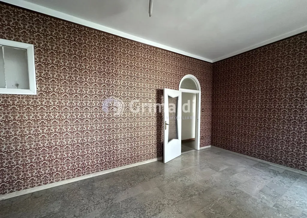 Toad - Spacious Apartment with Balconies in Acerra