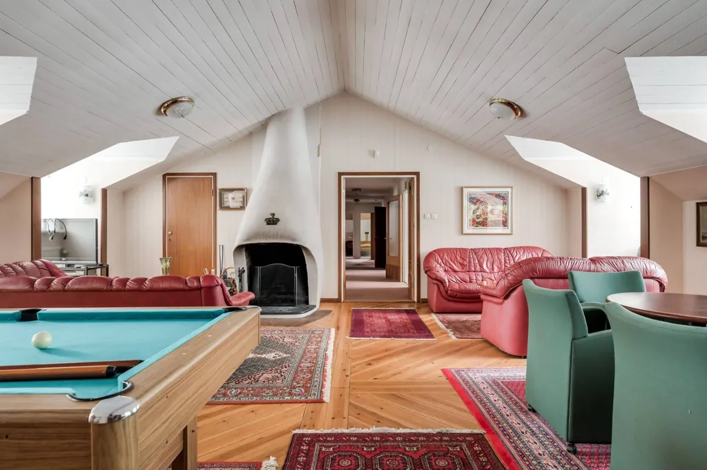 Toad - Multi-Use Property with Historic Charm in Borgvik