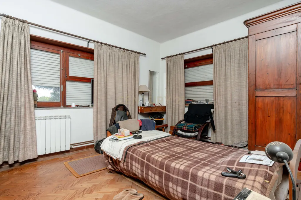 Magamistoad - T6+1 House with Garden in Alfragide Norte