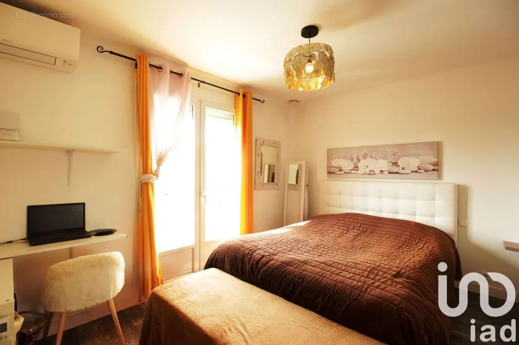 Bedrooms - House with Pool and Balcony in Saint-Cyprien