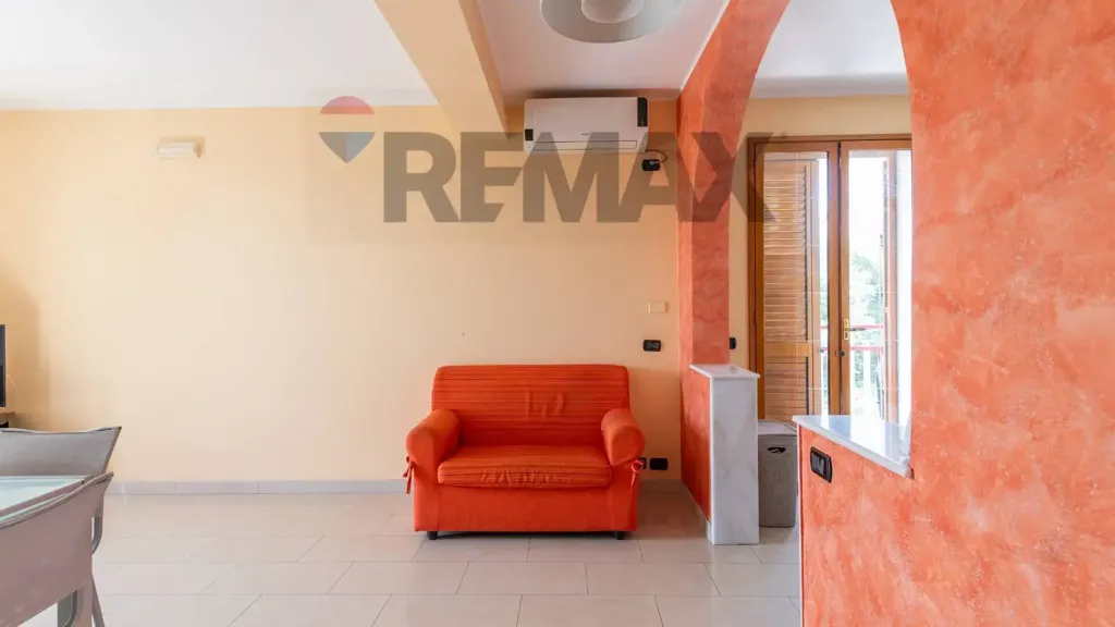 Elutuba - Spacious Apartment with Triple Exposure in Lentini