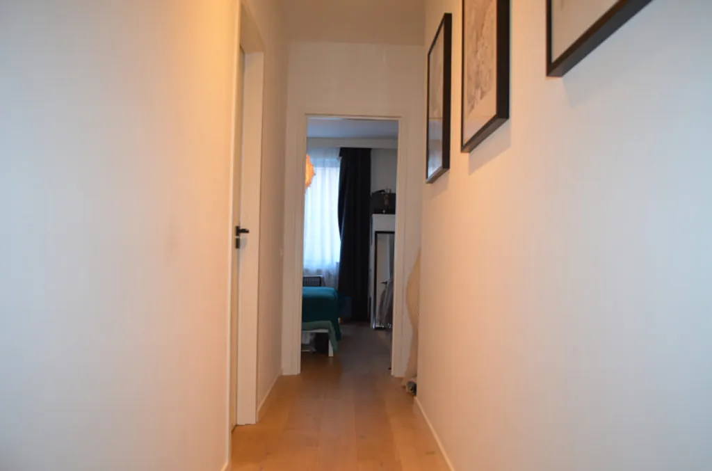 Esik - Furnished Apartment with Balcony in Uccle