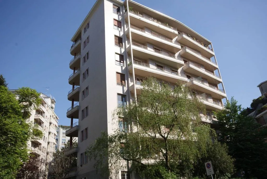 Välivaade - Triplex Flat to Restructure in Milan