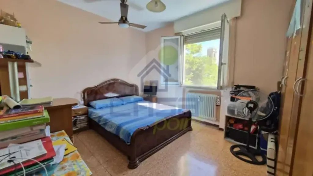 Chambres - Spacious Apartment with Balcony in Guastalla