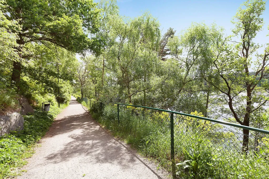 Semi-Detached Flat with Balcony in Finntorp