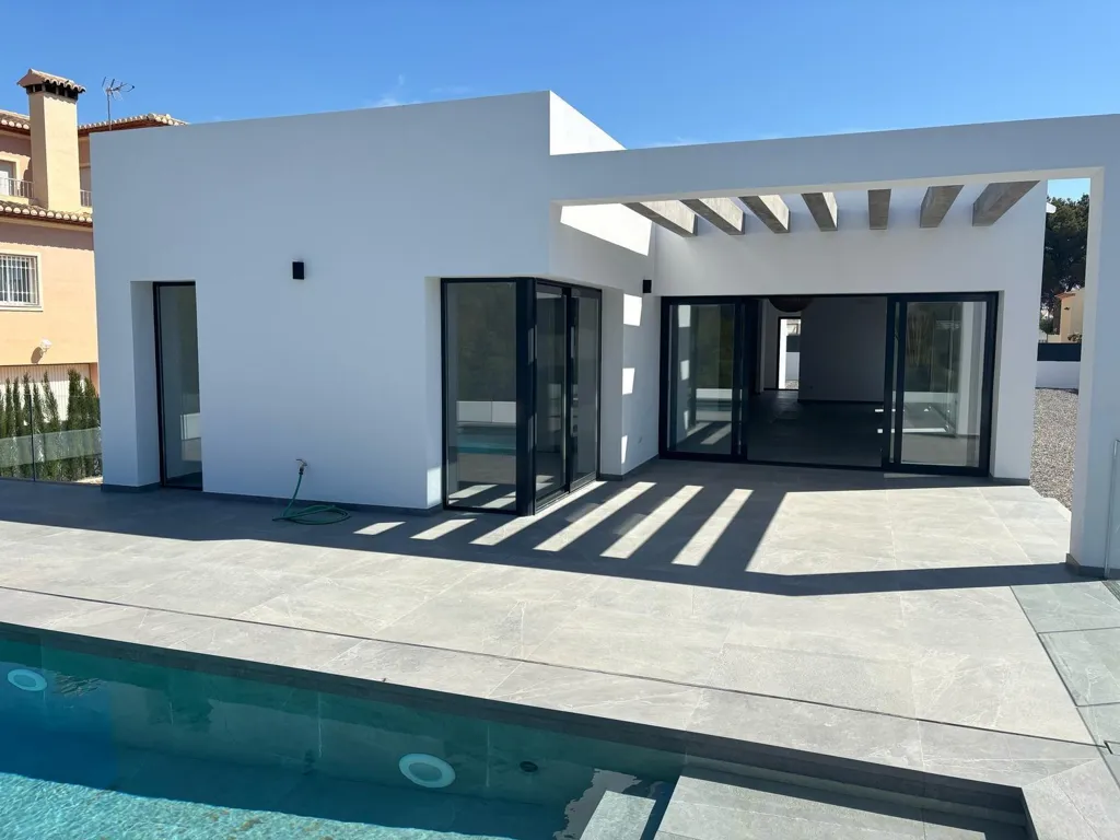 Piscine - Newly Built Villa with Pool in La Nucia