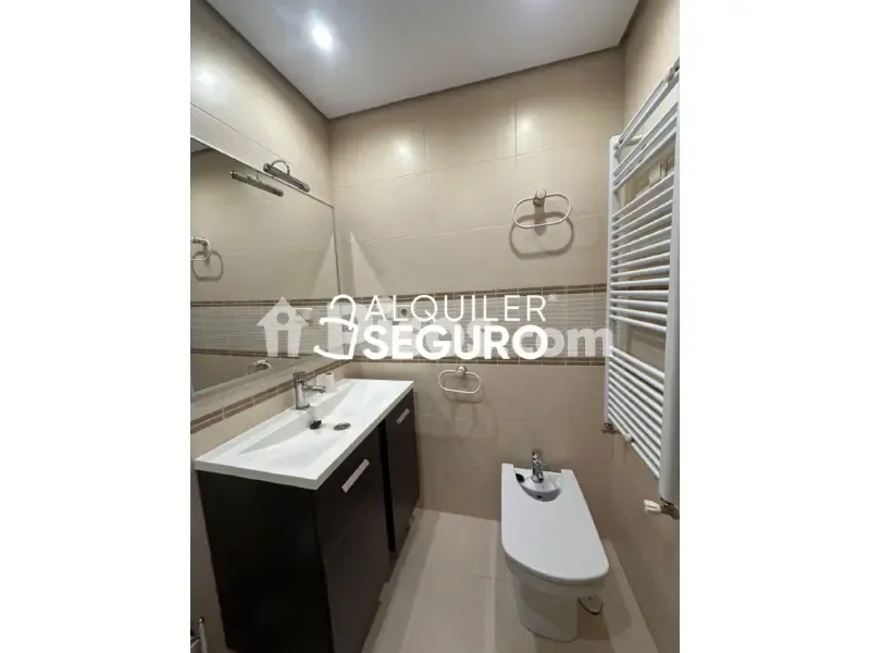 Vannitoad - Fully Renovated Flat with Balcony in Moratalaz