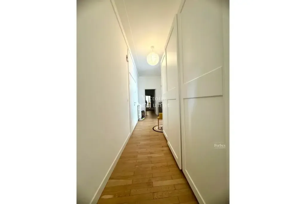 Esik - Luxury Apartment with Central Location in Ixelles