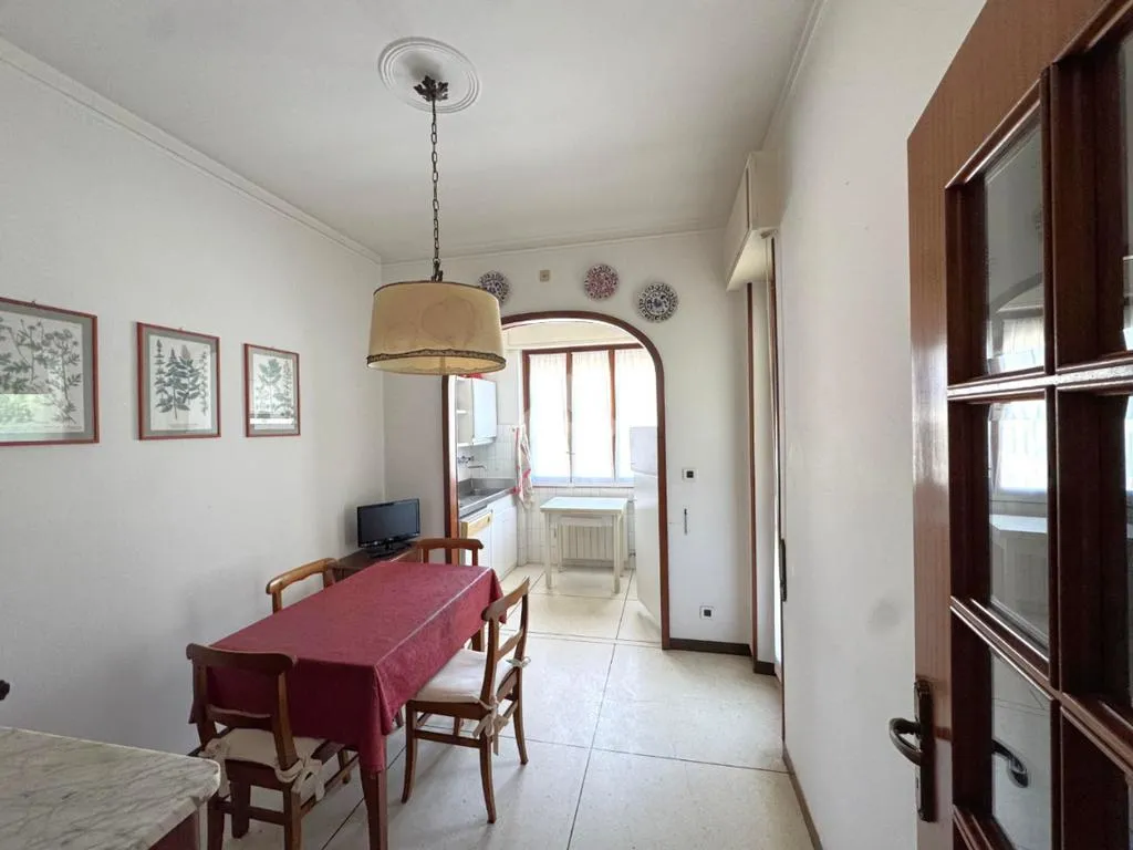 Söögituba - Fourth Bedroom Flat with Balcony in Bolzaneto