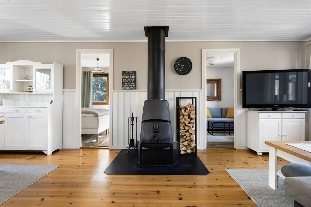Elutuba - Cottage with Pool Access in Sör-Älgen