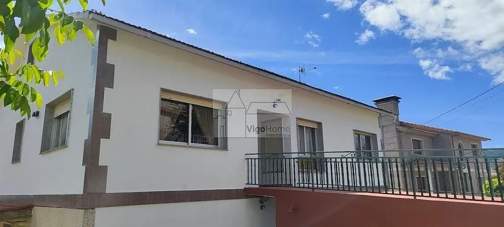 Exterior - Chalet with Garden and Garage in Moaña