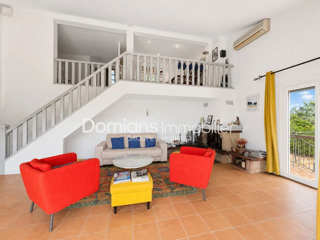 Séjour - Maison Luxueuse avec Vue Panoramique sur le Canigou à El Voló