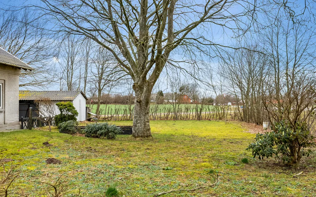 Jardin - Historic Villa with Garden in Ødsted