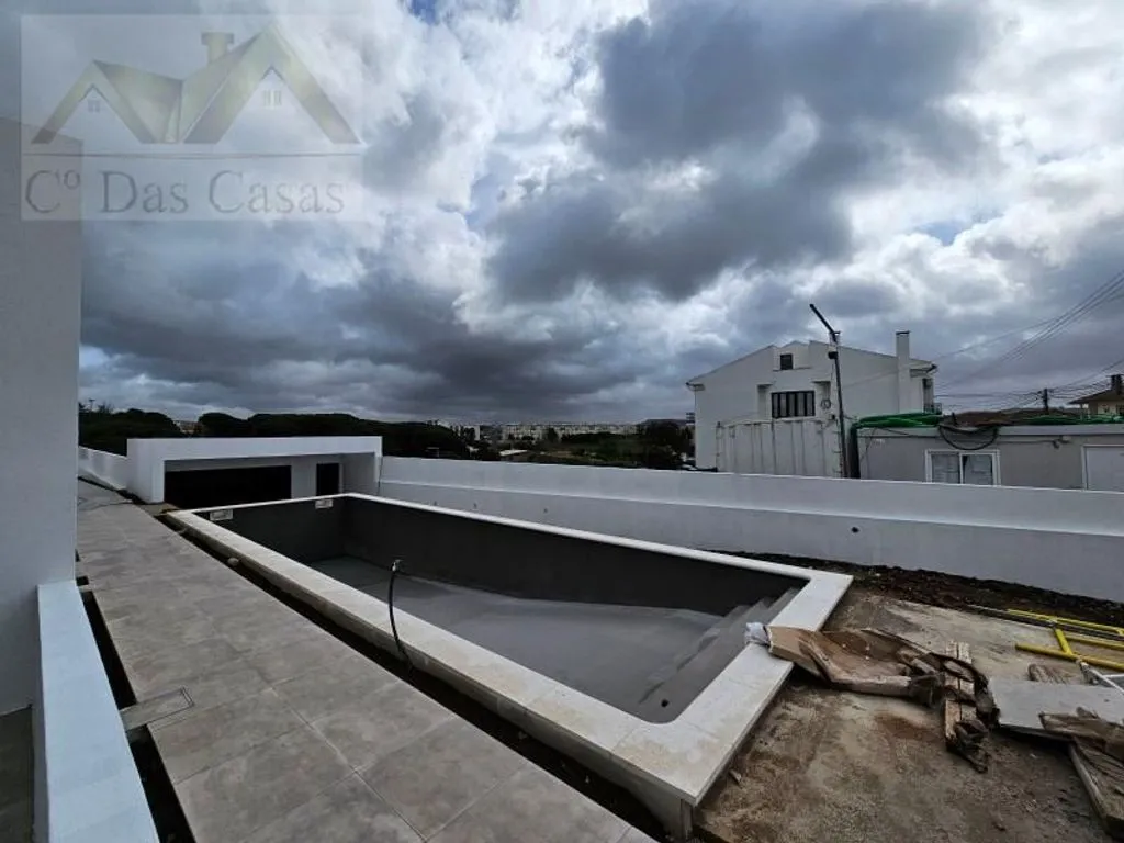 Piscine - Luxury Semidetached House with Pool in Loures