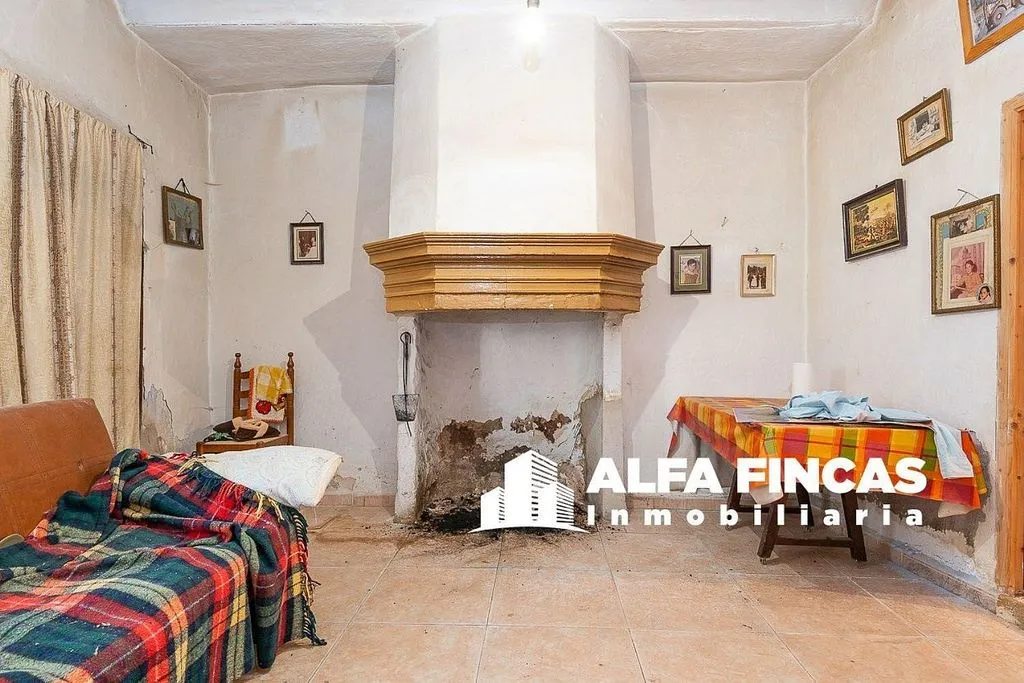 Elutuba - Chalet with Chimney in El Provencio