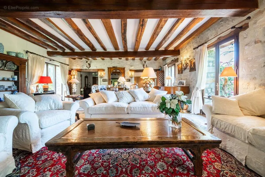 Maison 10 pièces à Fontainebleau