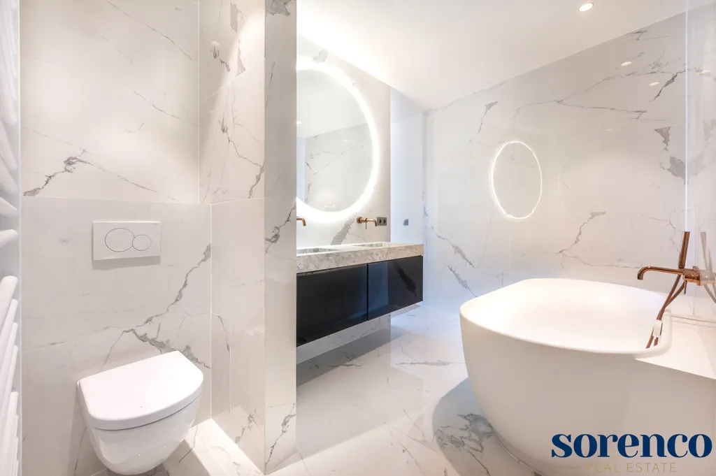Salles de bain - Penthouse avec Terrasse Panoramique à Anvers
