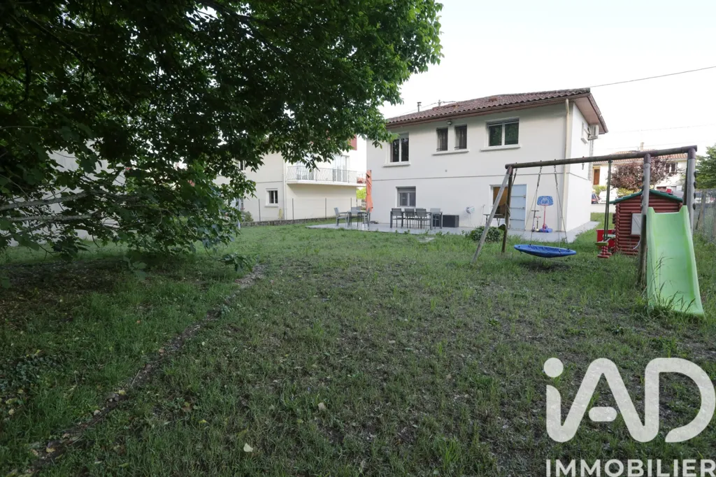Jardin - Maison avec Terrasse et Jardin à Podensac