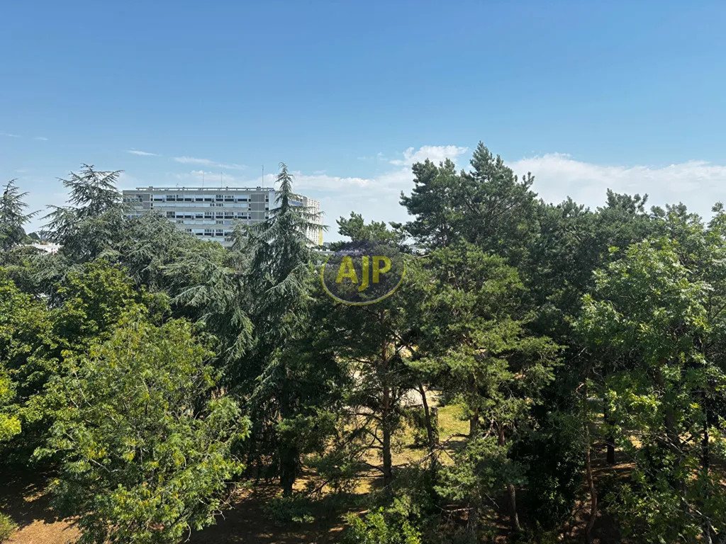 Giardino - Modern 2-Bed Flat with Balcony in Saint Herblain