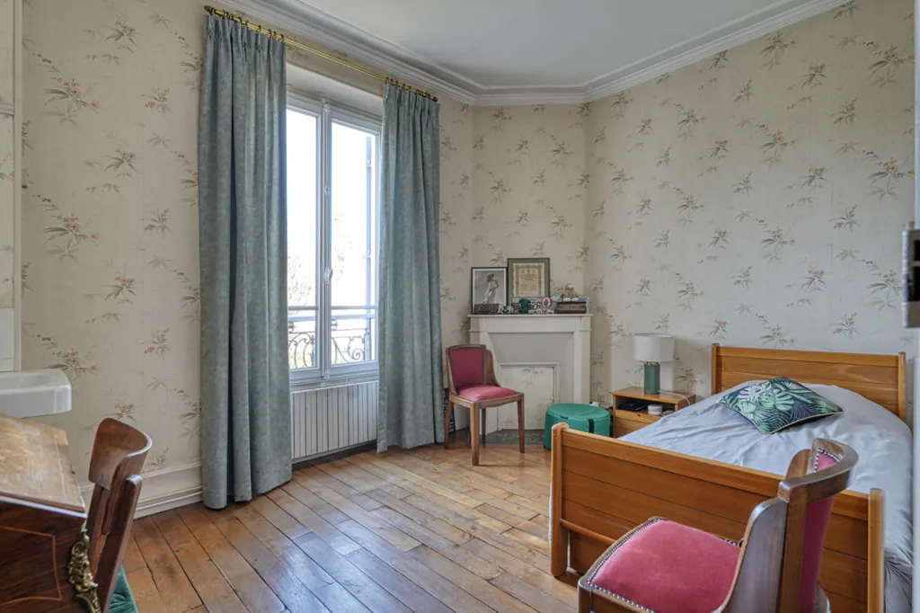 Magamistoad - Mansart Villa with Office Space in Argenteuil Centre