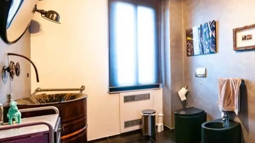 Bathrooms - Villa with Fruit Garden in Siracusa