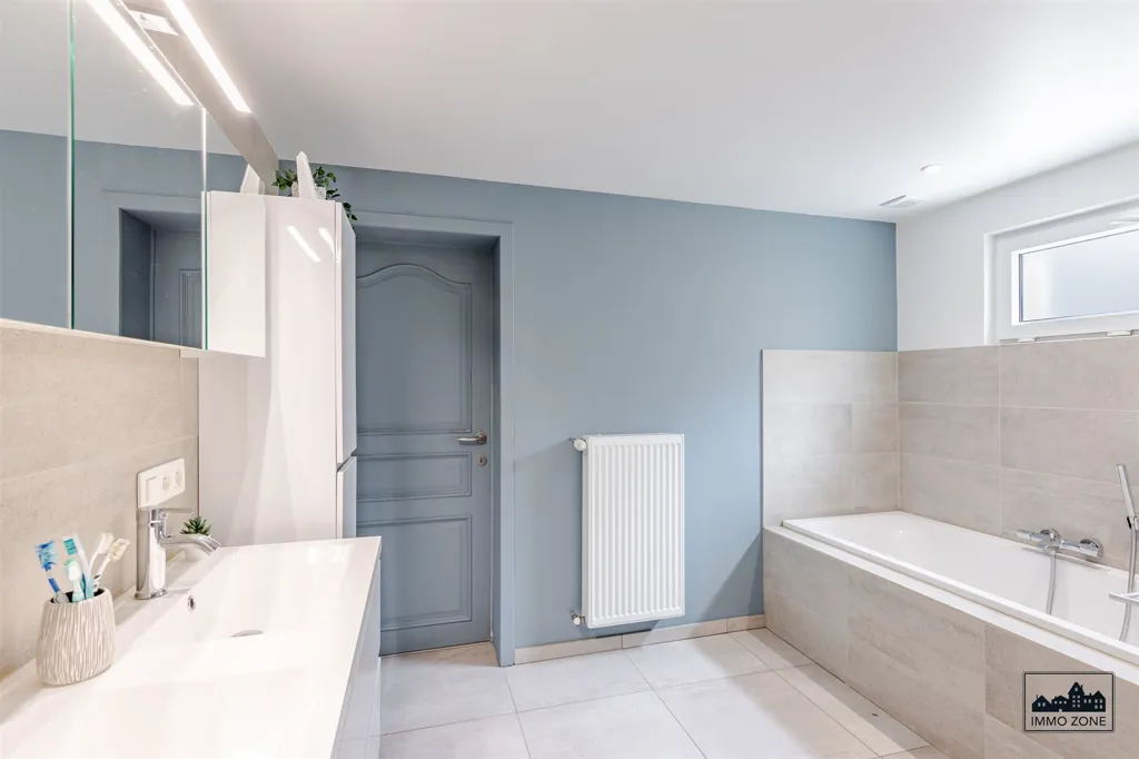 Salles de bain - Maison 4 chambres à Niel