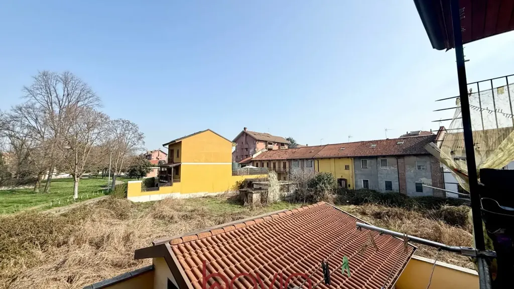 Balcony - Quadrilocale with Private Courtyard in Regio Parco, Turin