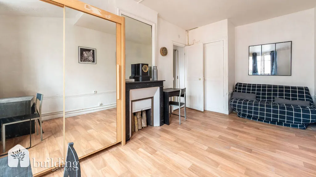 Elutuba - Studio with Balcony in Paris 17e