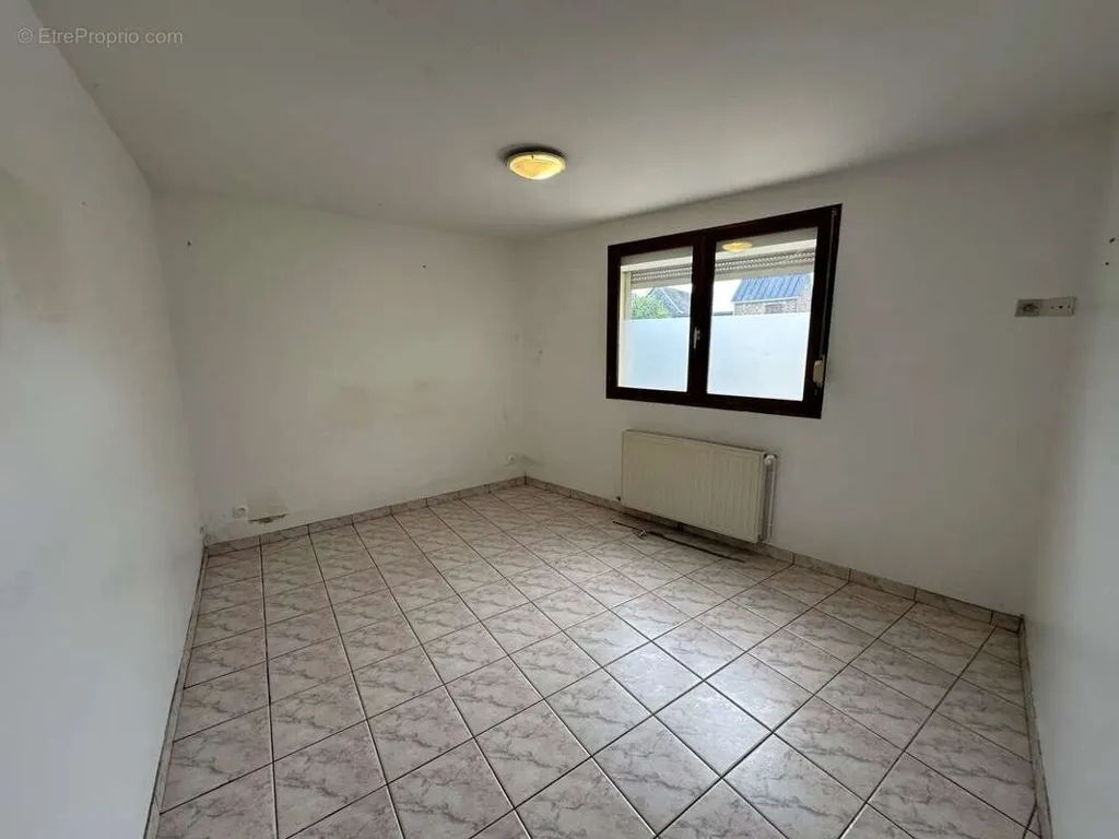 Pièces - Bungalow de plain-pied avec cour à Harbonnières