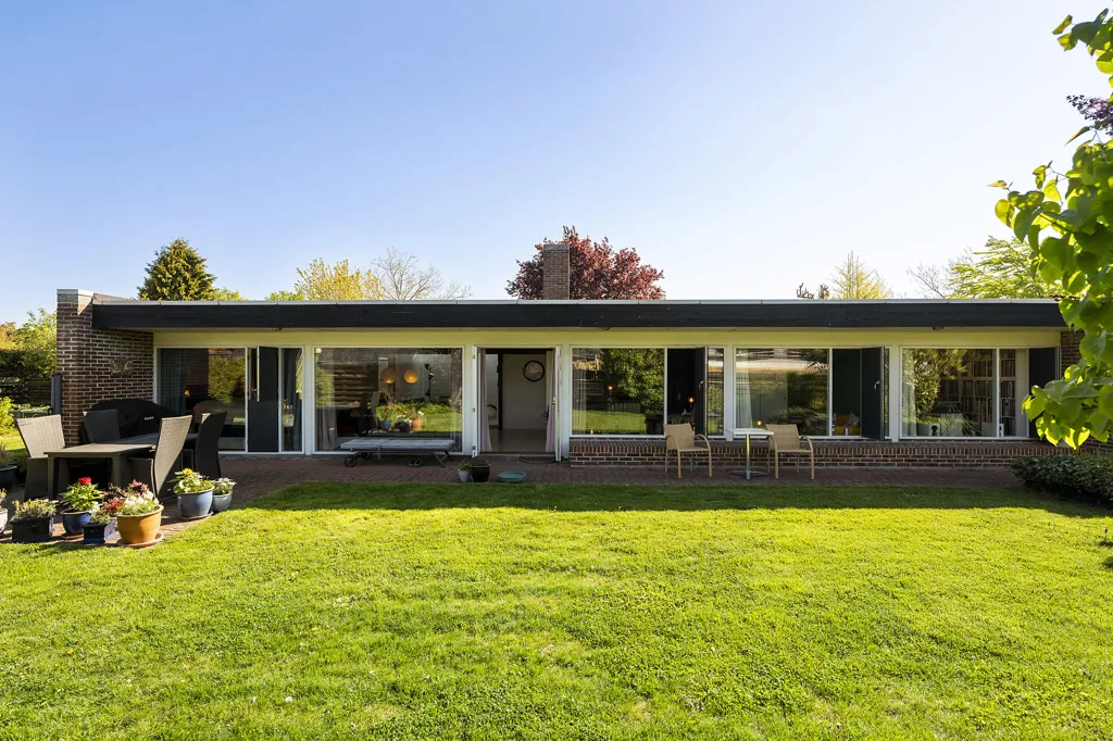 Terrasse - Architectural Villa with Garden in Quiet Area