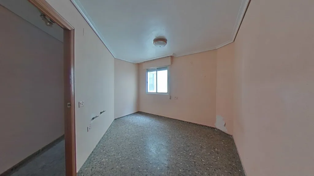 Pièces - Apartment with Large Windows in Nules
