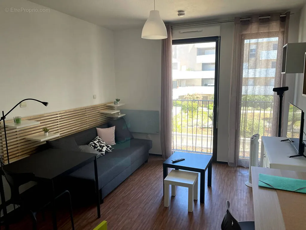 Séjour - Appartement T1 Meublé Proche des Arènes