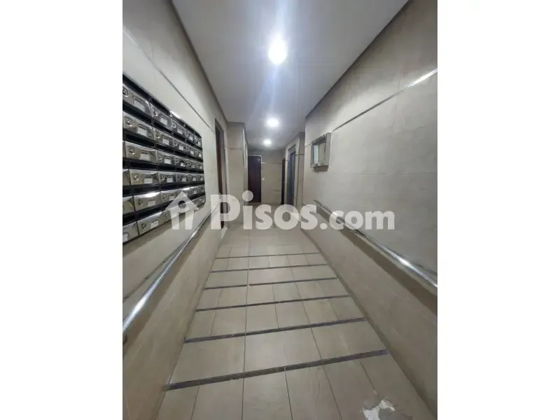 Entrée - Furnished Flat with Trunk Room in Laguna Centre