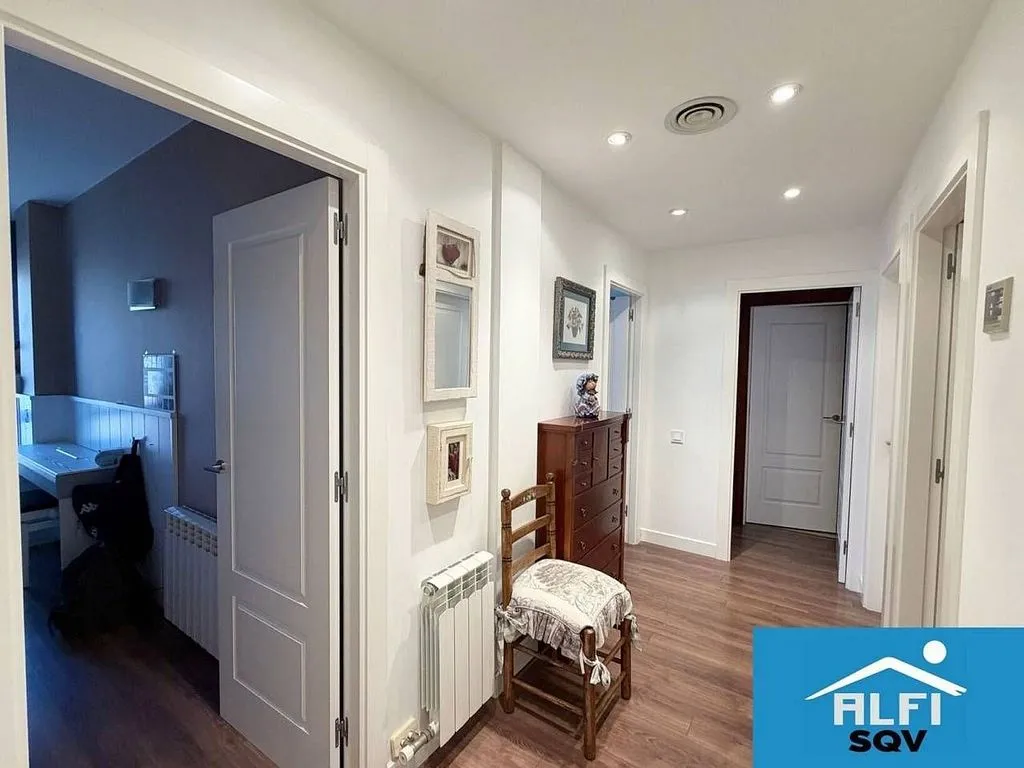 Esik - Modernised Flat with Garage in Gràcia, Sabadell