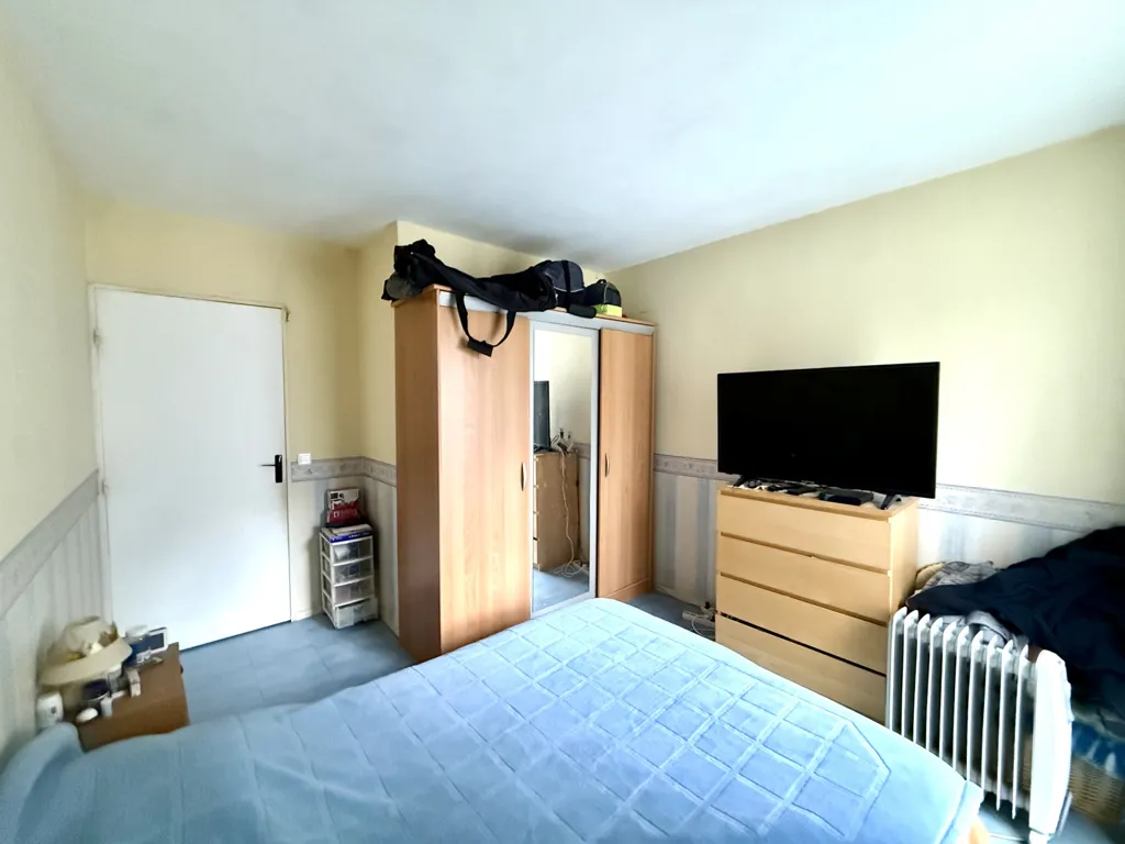 Chambres - Appartement 4 Pièces avec Garage à Sevran