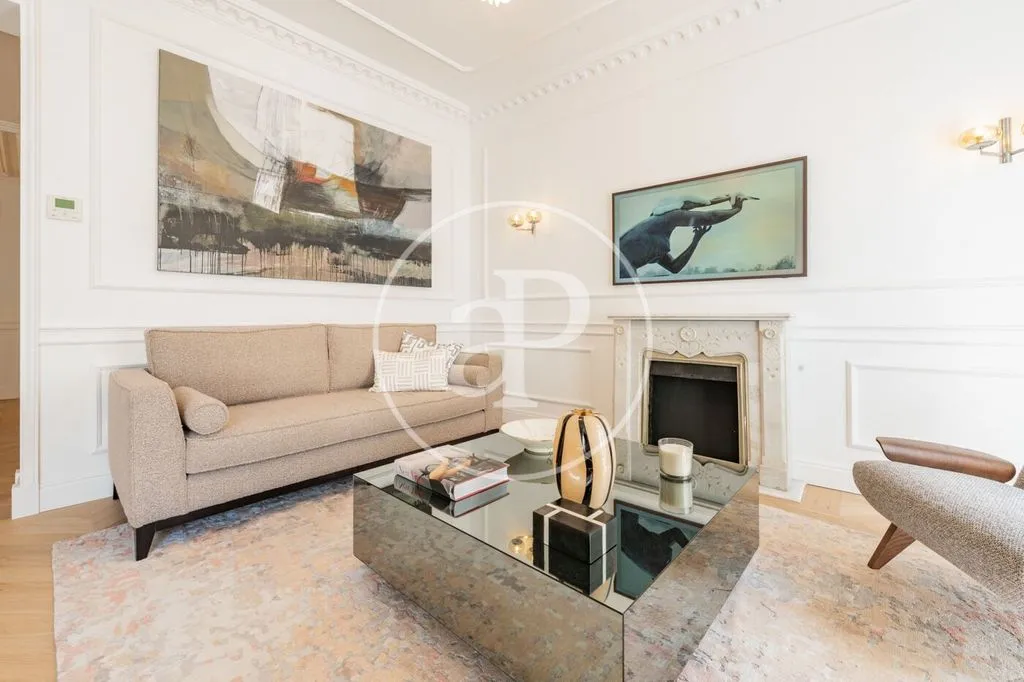 Soggiorno - Refurbished Flat with Balcony in Chueca, Madrid